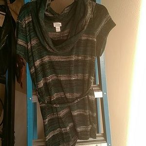 Cowl neck short sleeve maternity top